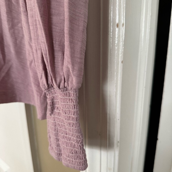 Nation LTD Loren Tee smocked sleeves/ smocked cuffs in slipper pink Size medium - Picture 6 of 9